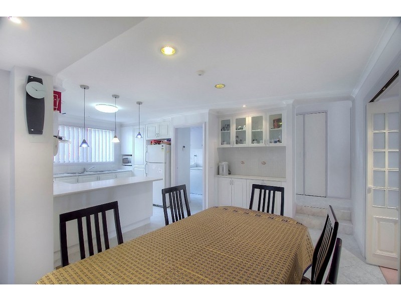 61 Essex Park Drive, Endeavour Hills VIC 3802