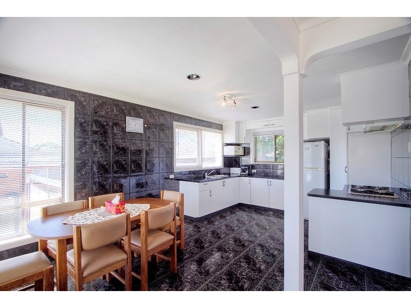 32 Dorothy Street, Doveton VIC 3177