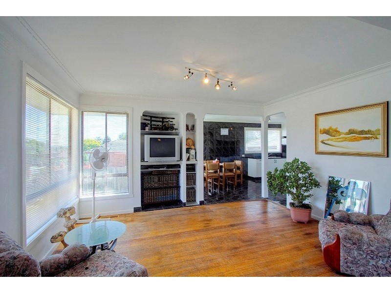 32 Dorothy Street, Doveton VIC 3177