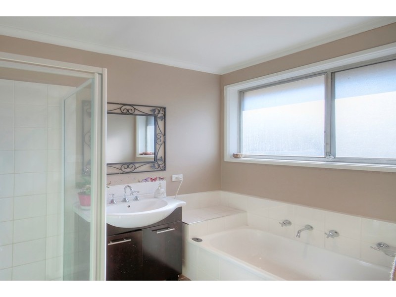 36 Cosier Drive, Noble Park VIC 3174