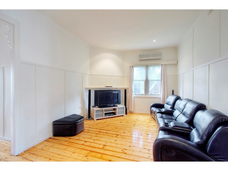 68 Railway Parade, Dandenong VIC 3175