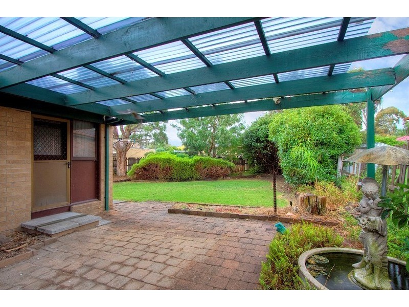 52 Chalcot Drive, Endeavour Hills VIC 3802