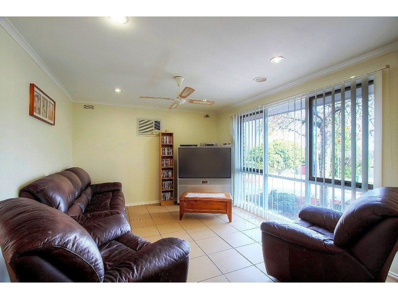 1 Collett Rise, Endeavour Hills VIC 3802