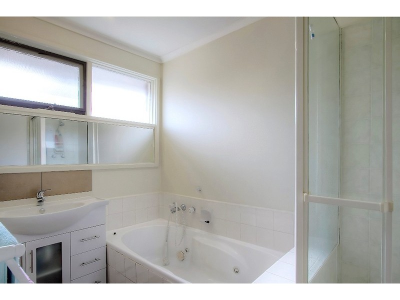 1 Collett Rise, Endeavour Hills VIC 3802