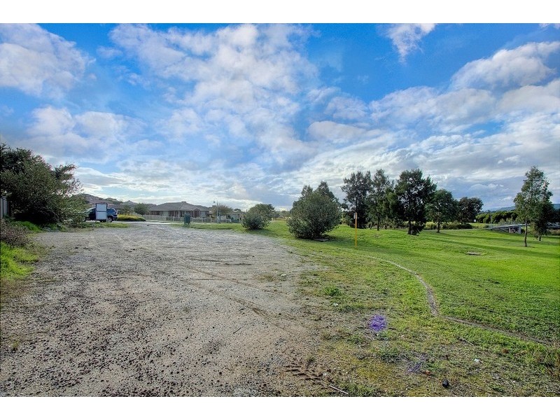 8 Harold Keys Road, Narre Warren South VIC 3805