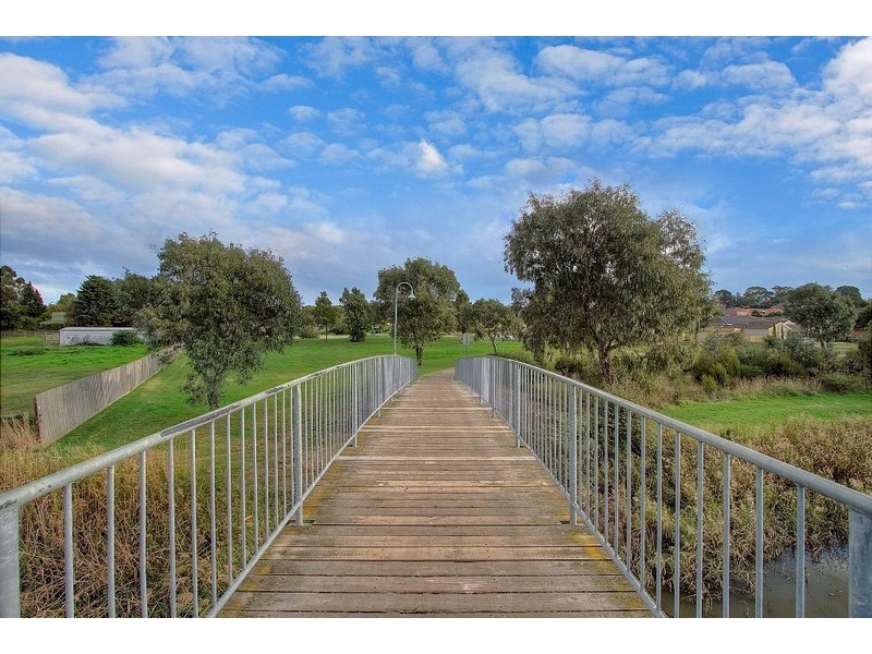 8 Harold Keys Road, Narre Warren South VIC 3805