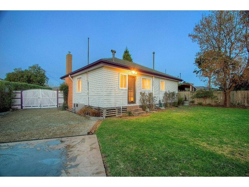 6 Clay Court, Dandenong North VIC 3175