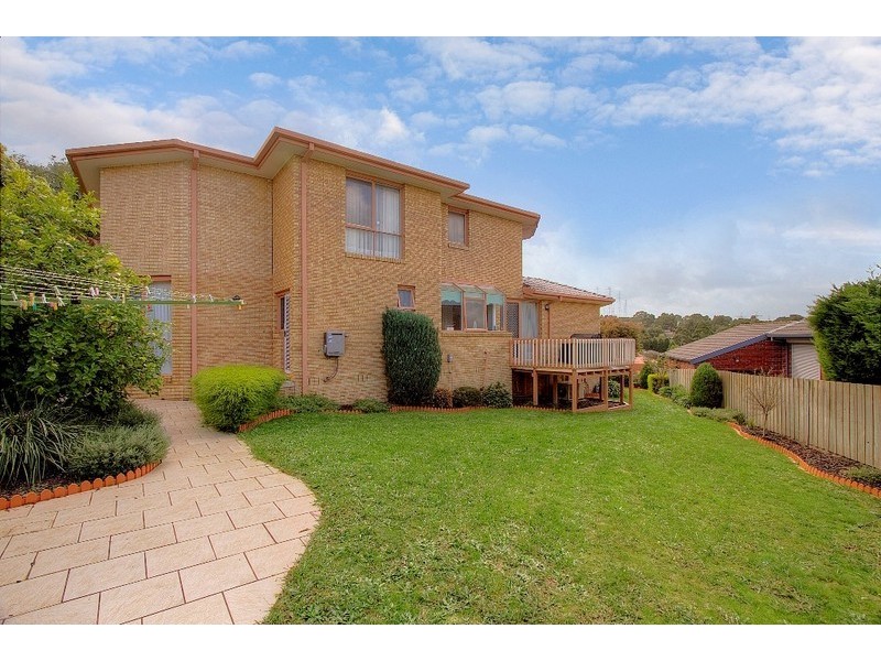 5 Gregory Close, Endeavour Hills VIC 3802