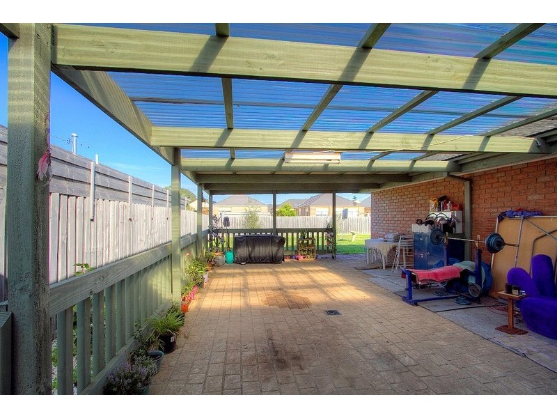 11 Macleod Way, Lynbrook VIC 3975