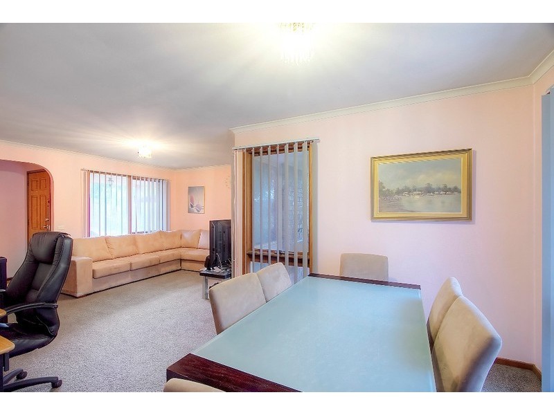 17 Preston Avenue, Endeavour Hills VIC 3802