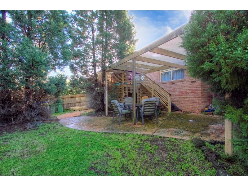 17 Preston Avenue, Endeavour Hills VIC 3802