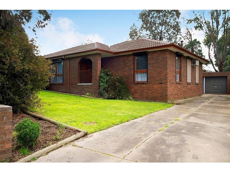 4 Robert Molyneux Avenue, Endeavour Hills VIC 3802