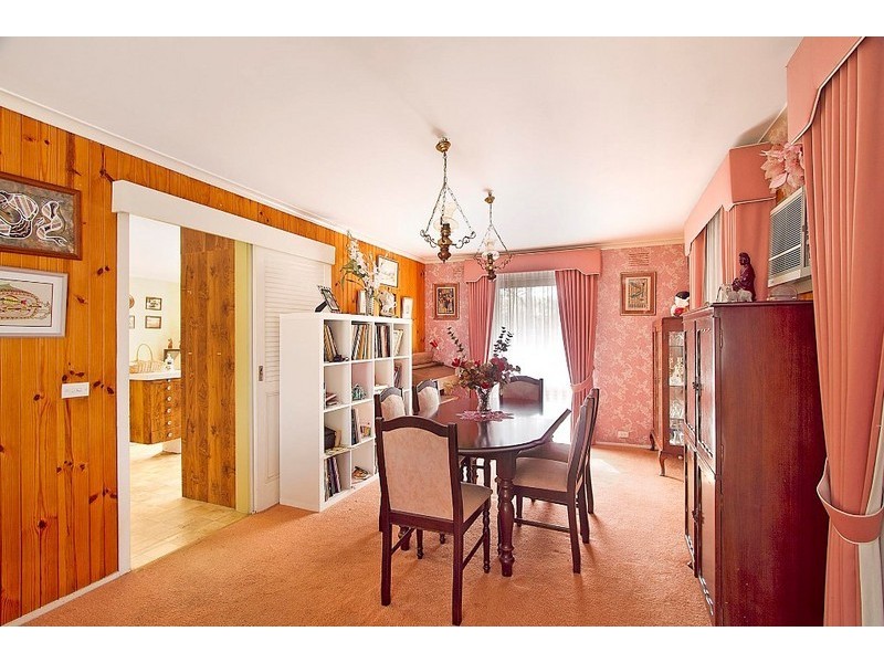 4 Robert Molyneux Avenue, Endeavour Hills VIC 3802