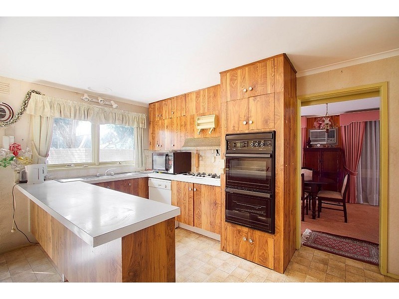 4 Robert Molyneux Avenue, Endeavour Hills VIC 3802