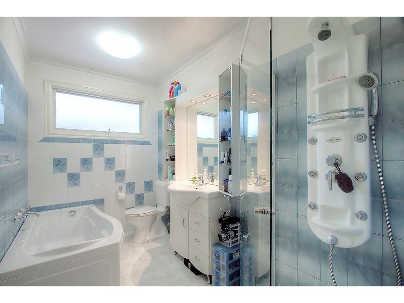 1/26 Louis Street, Doveton VIC 3177