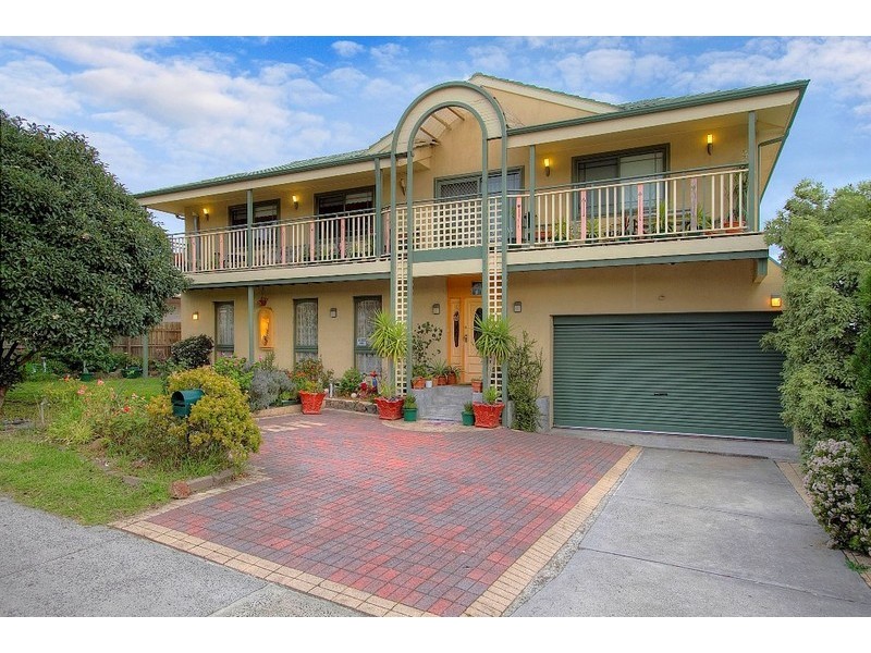 196 James Cook Drive, Endeavour Hills VIC 3802