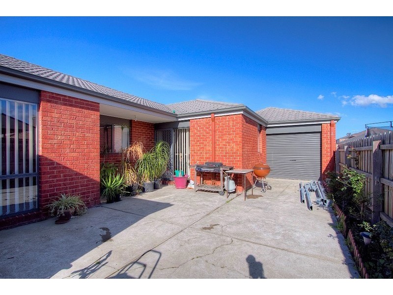 2 Shaz Court, Berwick VIC 3806