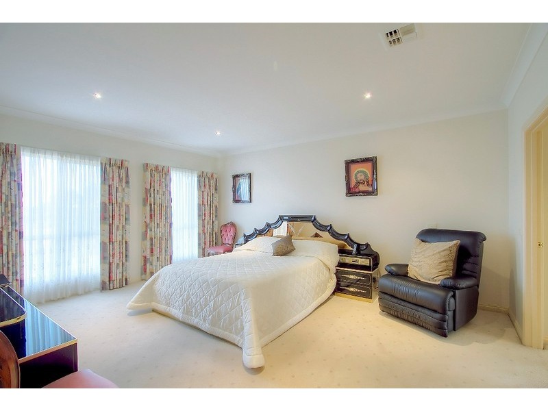 10 Cranston Close, Narre Warren North VIC 3804