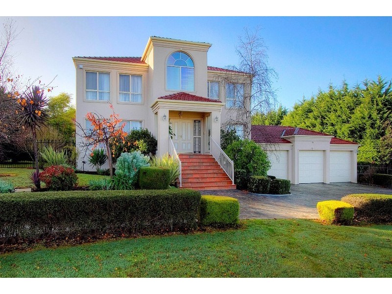 10 Cranston Close, Narre Warren North VIC 3804