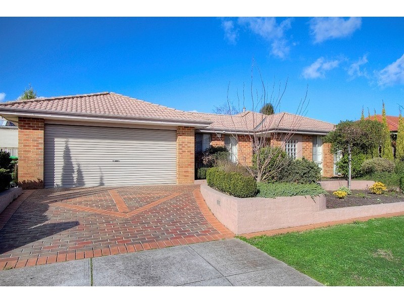 6 Caron Close, Hallam VIC 3803