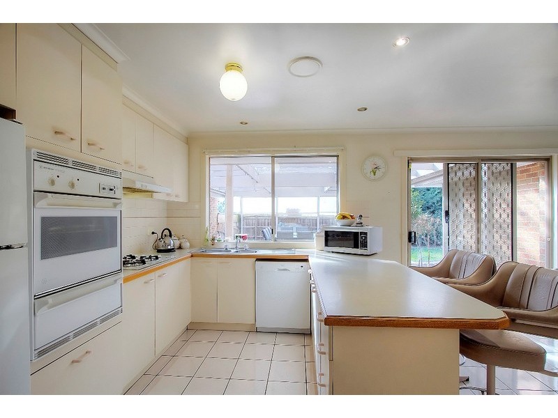 6 Caron Close, Hallam VIC 3803