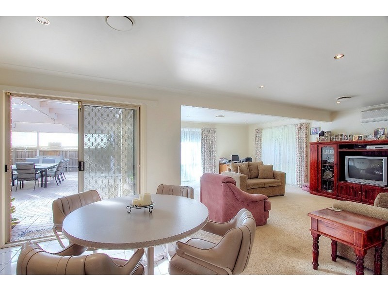 6 Caron Close, Hallam VIC 3803