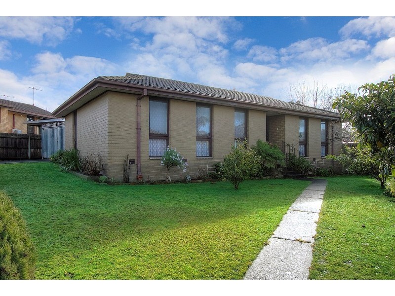 9 Amalfi Drive, Endeavour Hills VIC 3802