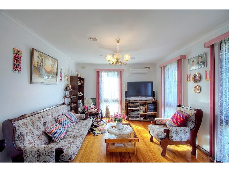 9 Amalfi Drive, Endeavour Hills VIC 3802