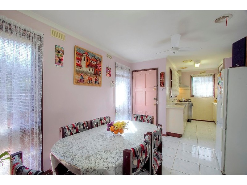 9 Amalfi Drive, Endeavour Hills VIC 3802