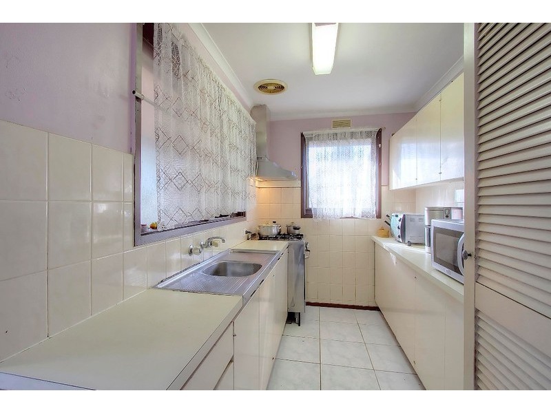 9 Amalfi Drive, Endeavour Hills VIC 3802