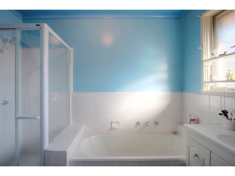 9 Amalfi Drive, Endeavour Hills VIC 3802