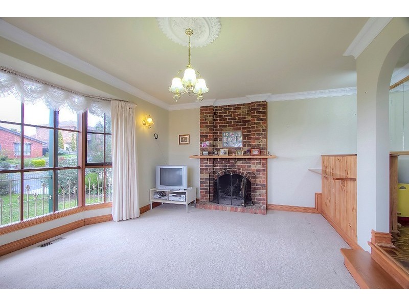 47 John Edgcumbe Way, Endeavour Hills VIC 3802