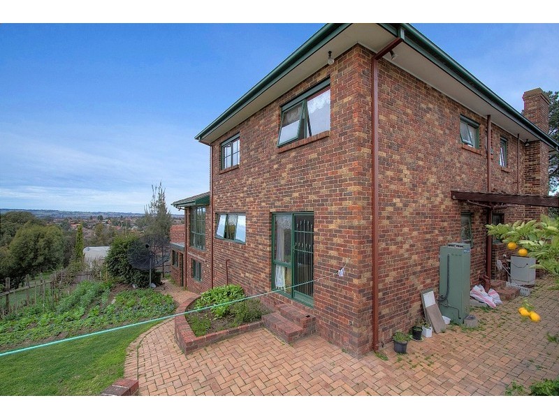47 John Edgcumbe Way, Endeavour Hills VIC 3802