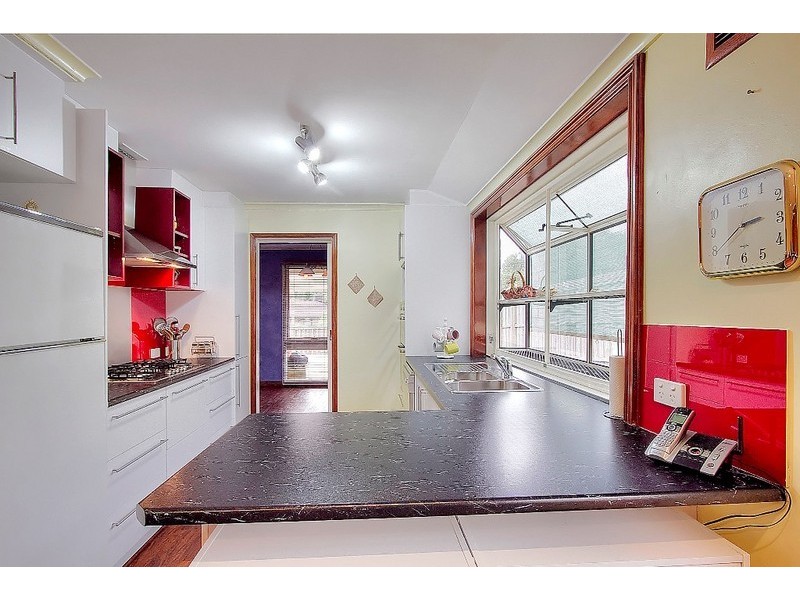 69 Charles Green Avenue, Endeavour Hills VIC 3802