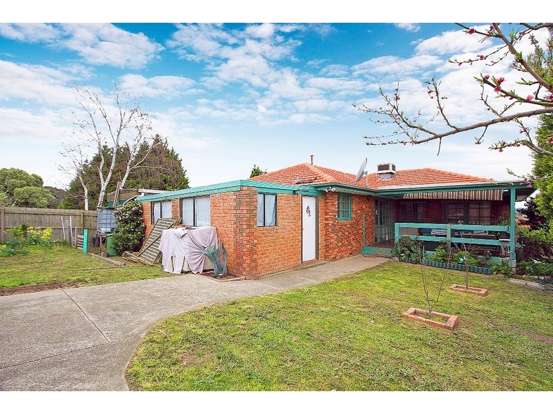 71 John Fawkner Drive, Endeavour Hills VIC 3802