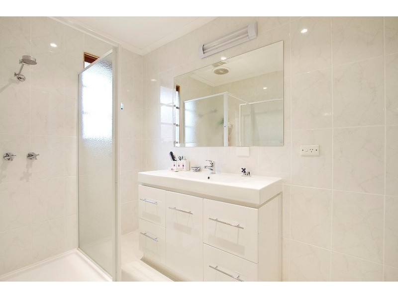 71 John Fawkner Drive, Endeavour Hills VIC 3802