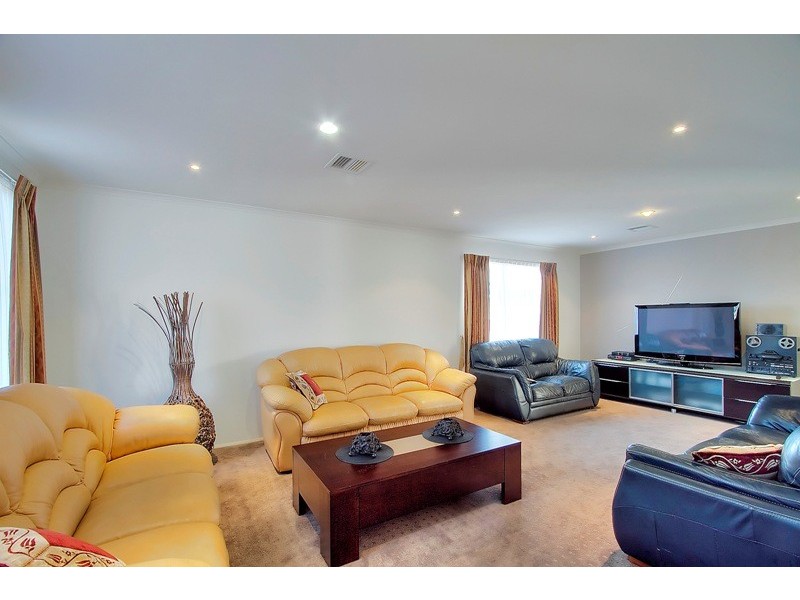 90 Homestead Road, Berwick VIC 3806