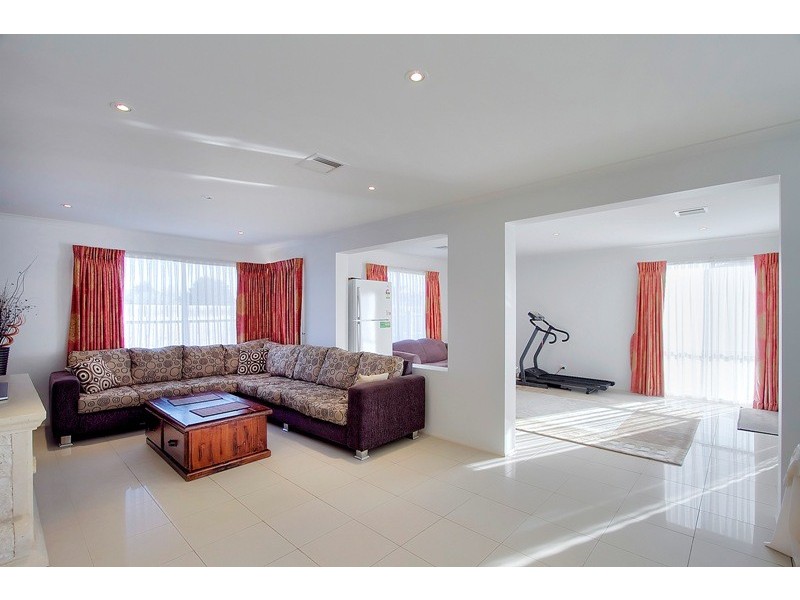 90 Homestead Road, Berwick VIC 3806