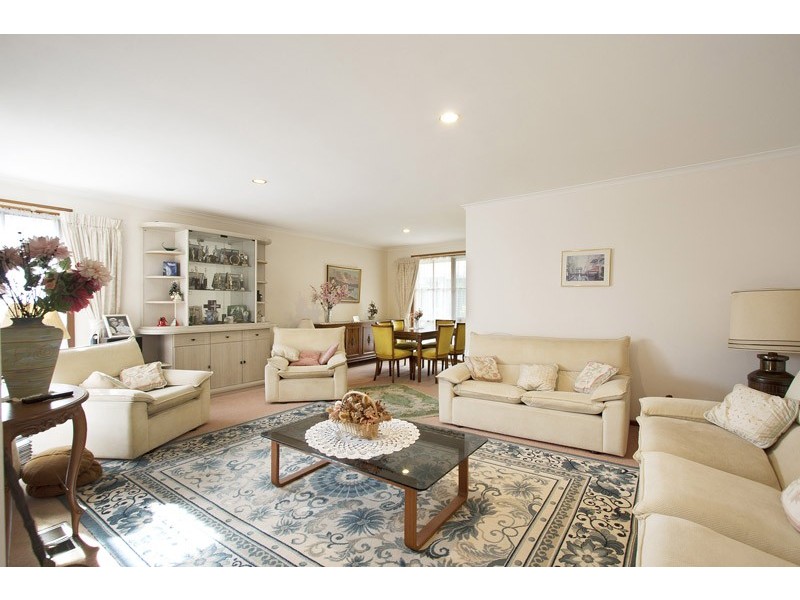 16 Samaher Court, Endeavour Hills VIC 3802