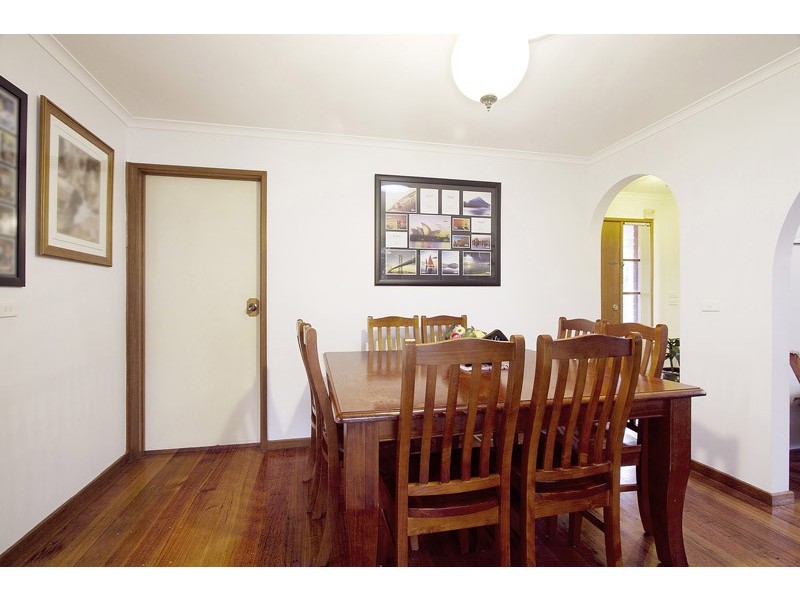 34 Lawson Way, Endeavour Hills VIC 3802