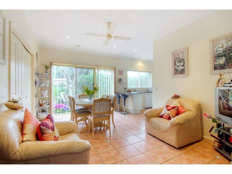 2/6 Mildura Crescent, Endeavour Hills VIC 3802