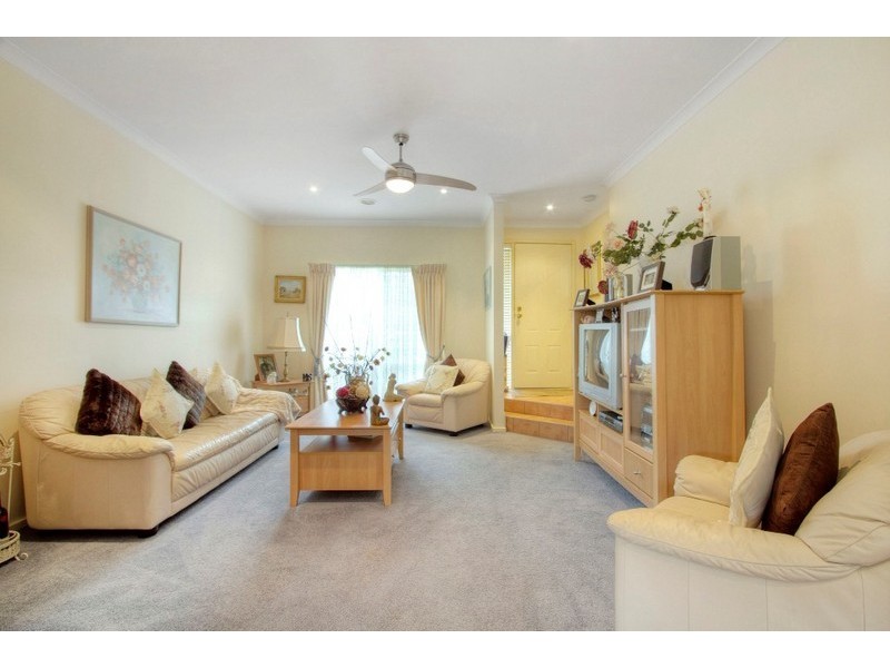 2/6 Mildura Crescent, Endeavour Hills VIC 3802