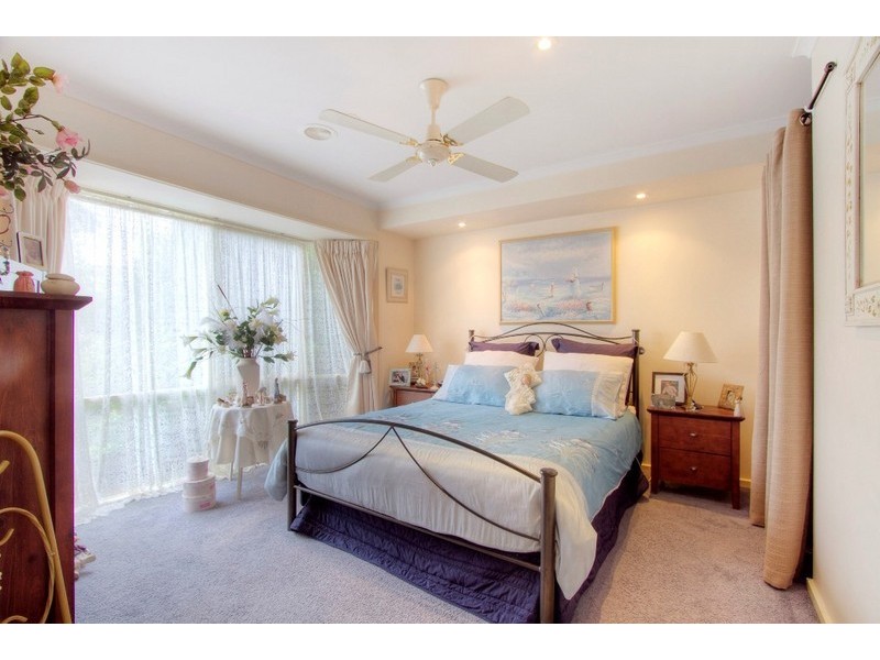 2/6 Mildura Crescent, Endeavour Hills VIC 3802
