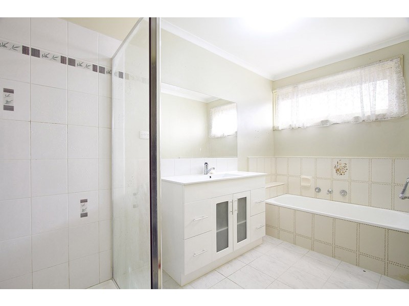 8 Garner Court, Endeavour Hills VIC 3802