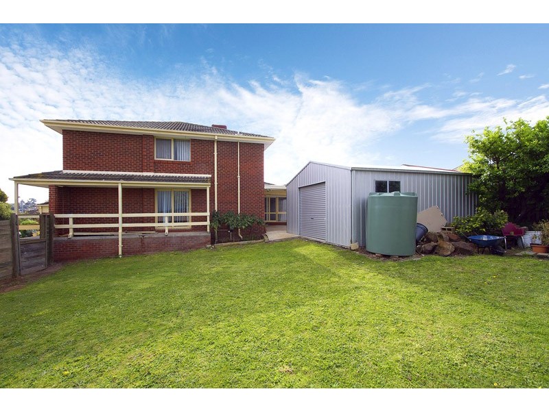 8 Garner Court, Endeavour Hills VIC 3802