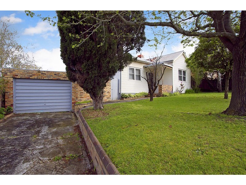 33 Wilma Avenue, Dandenong VIC 3175