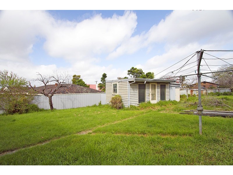 33 Wilma Avenue, Dandenong VIC 3175