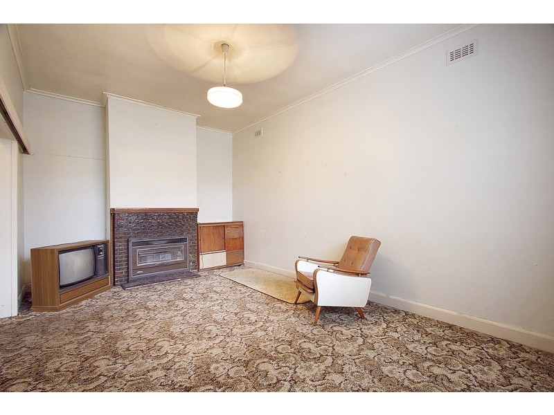 33 Wilma Avenue, Dandenong VIC 3175