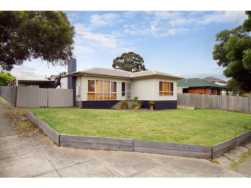 12 Philip Road, Hallam VIC 3803