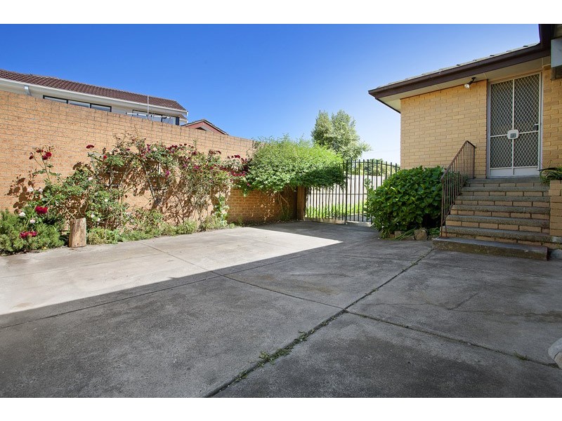 8 Isobella Court, Dandenong North VIC 3175